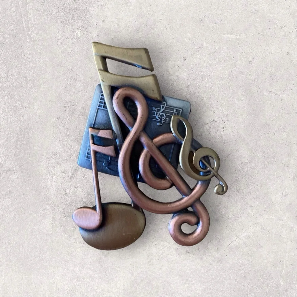 Vintage brooch music